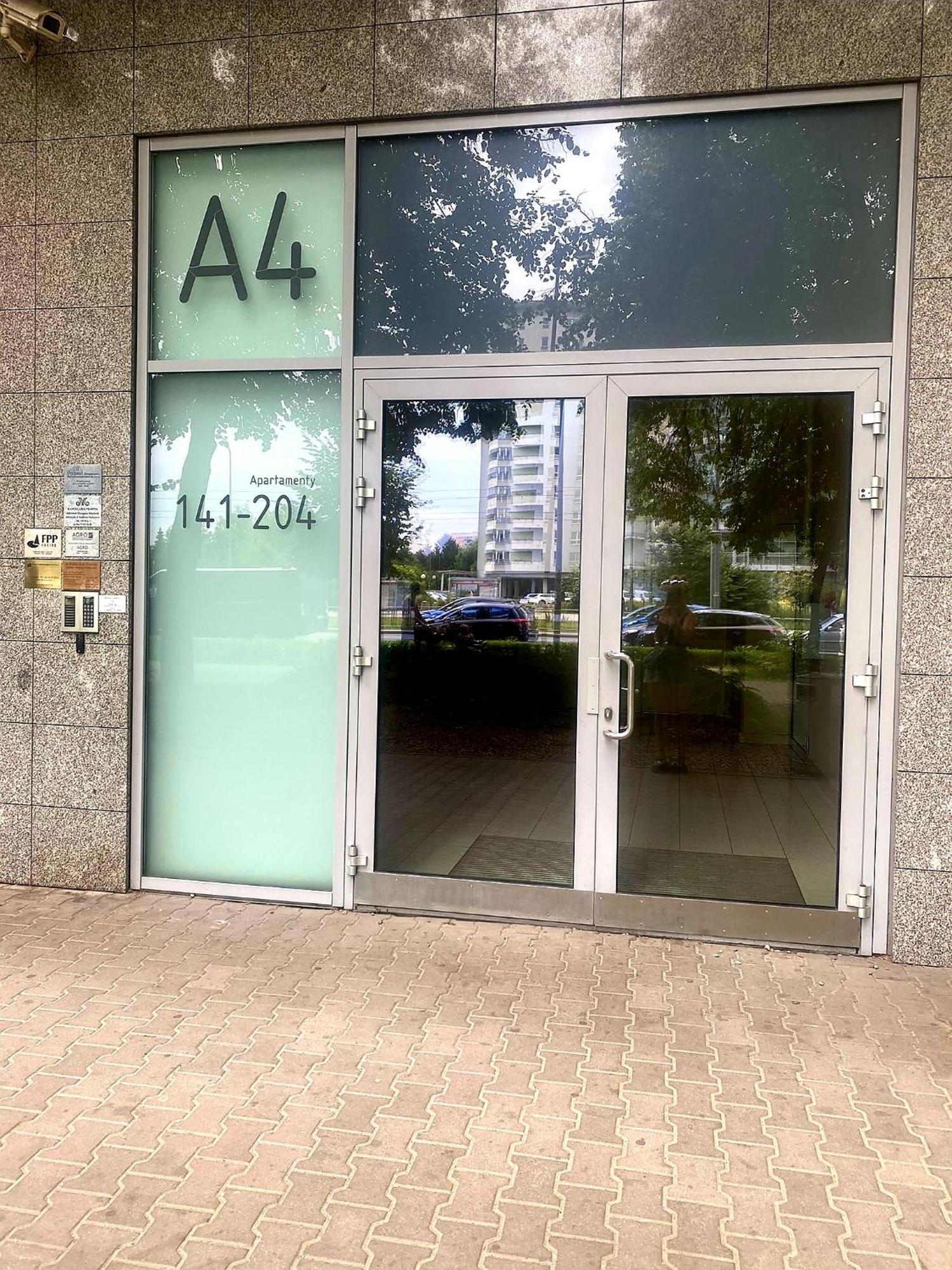Homecomfort Atlantic Room ワルシャワ エクステリア 写真